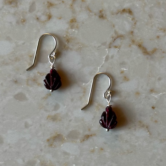 NWOT Sundance Crimson Warmth Earrings Garnet Sterling Silver
